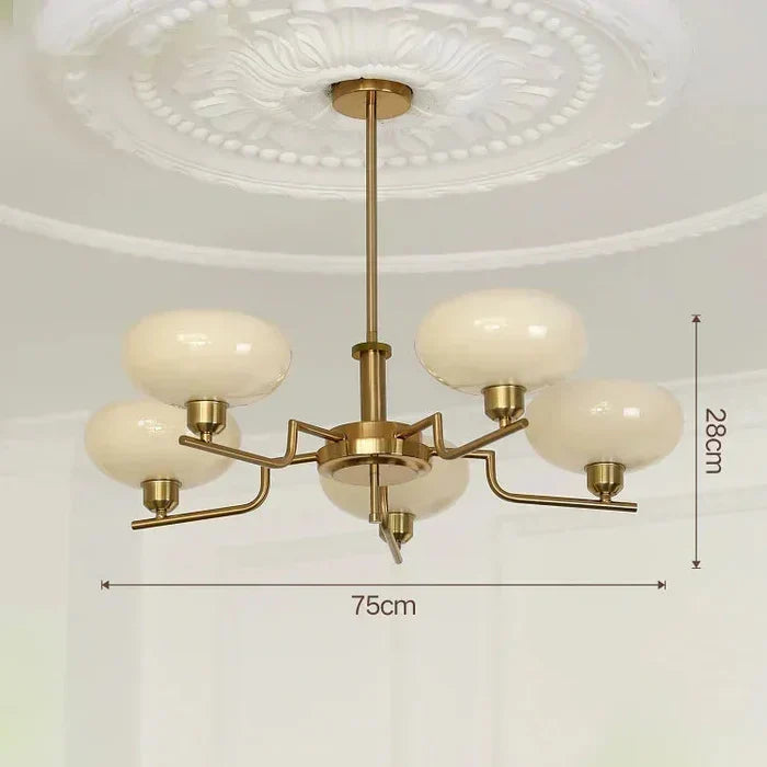 Moderne lysekrone med opalglas skærme