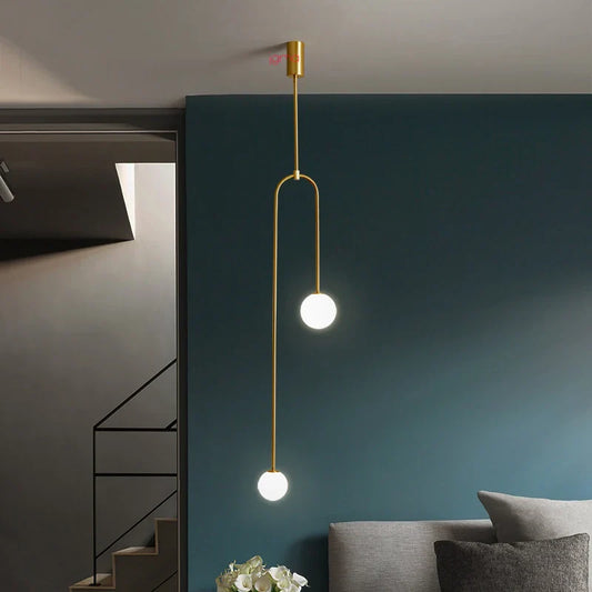 Moderne pendellampe med kugleformede skærme
