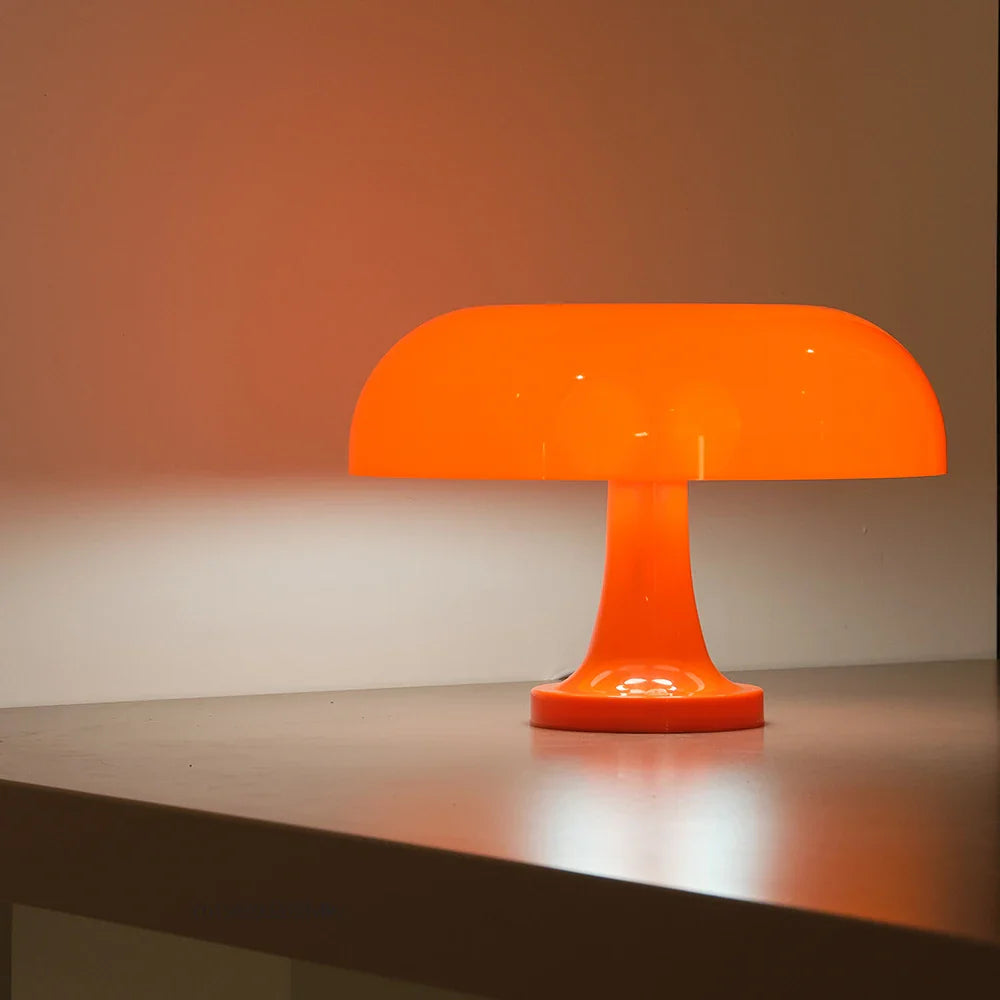 Designer LED-bordlampe med moderne svampeform