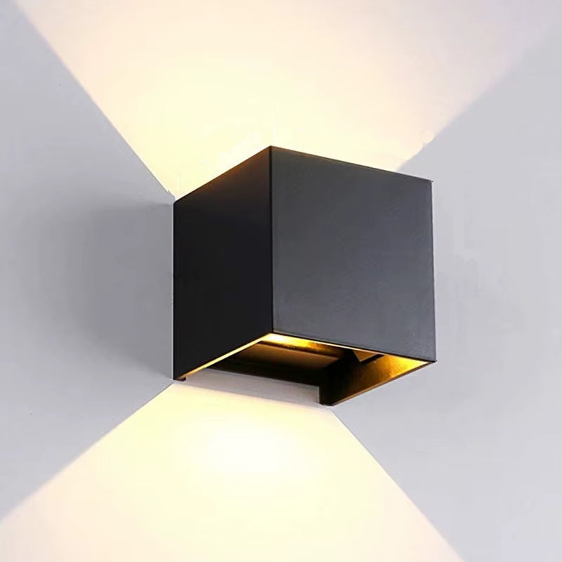 Moderne vandtæt LED-væglampe i kubisk design