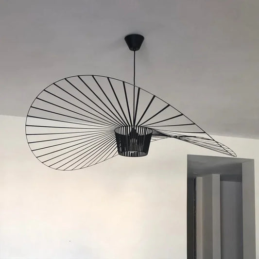 Moderne pendellampe med skulpturel spiralform