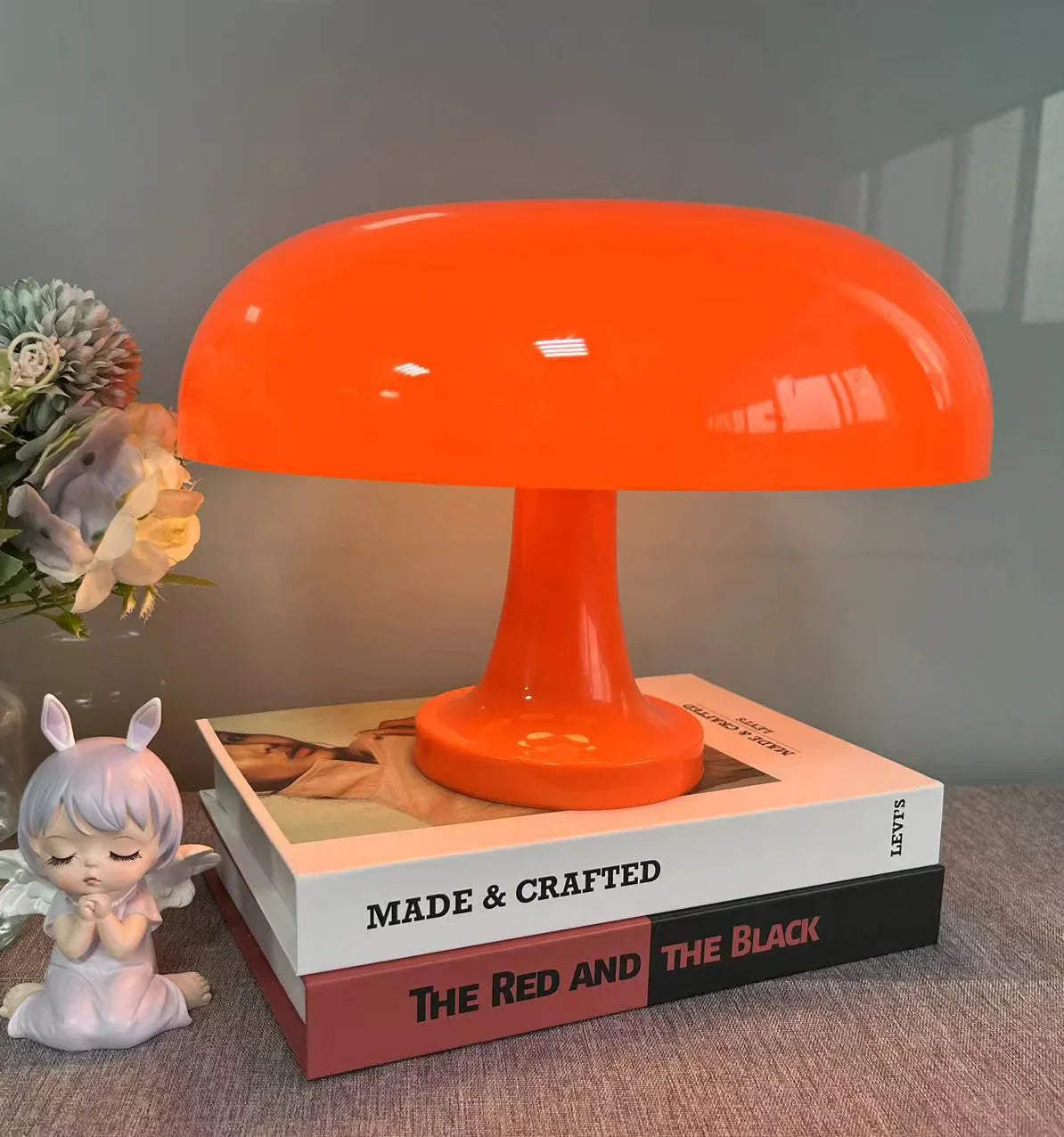 Designer LED-bordlampe med moderne svampeform