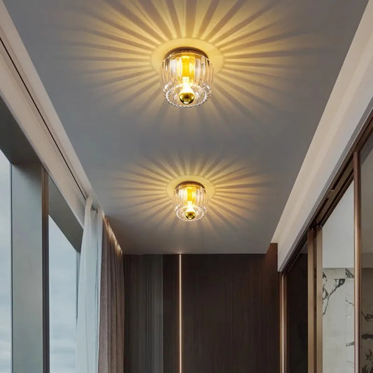 Elegant loftlampe i glas med krystaldesign