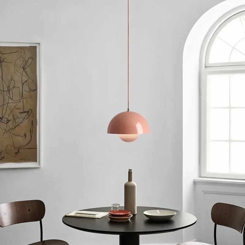 LED-pendellampe med halvkugleform
