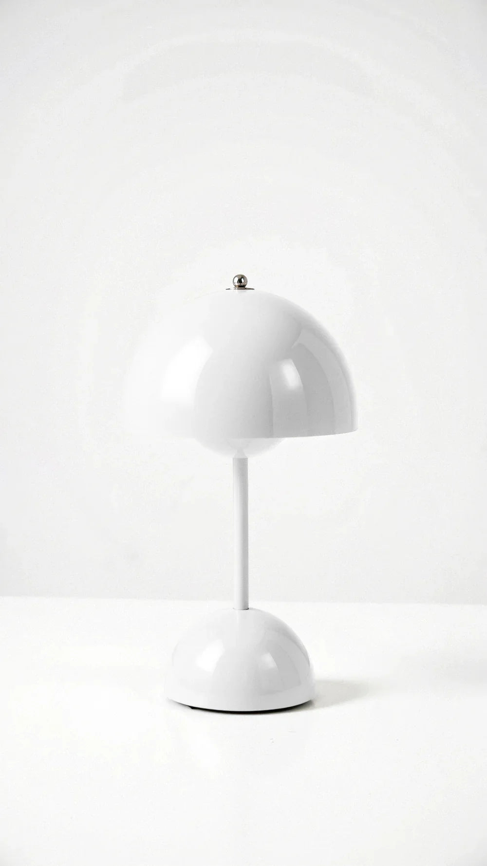 Trådløs bordlampe med minimalistisk design