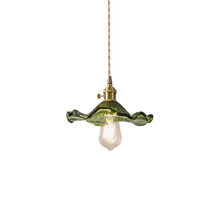 Vintage pendellampe med blomstermotiv og bølget glasskærm