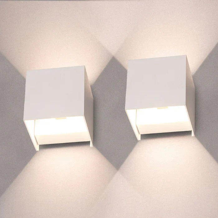 Moderne vandtæt LED-væglampe i kubisk design