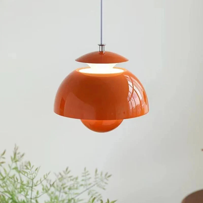 Moderne pendellampe i retrostil – geometrisk skærm med elegant sfærisk form