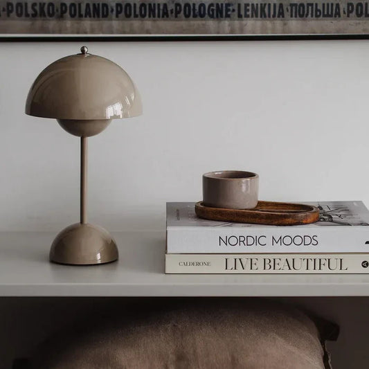 Trådløs bordlampe med minimalistisk design