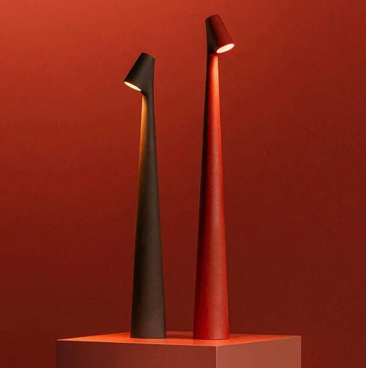 Elegant LED bordlampe med slank moderne design og touch-kontakt