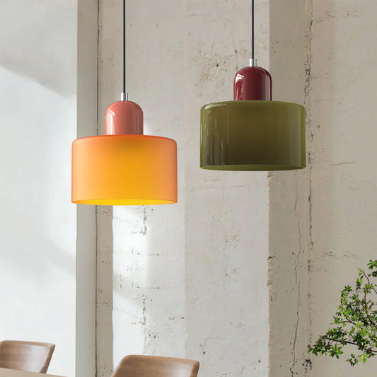 Moderne pendellampe i farvet glas – tidløst Bauhaus-design