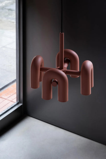 Skulpturel pendellampe med moderne design