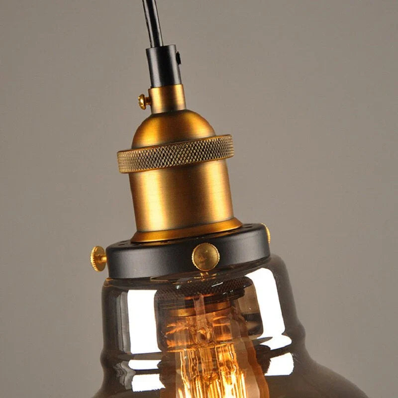 Industriel retro pendellampe med røget glas