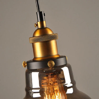 Industriel retro pendellampe med røget glas