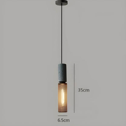 Industriel pendellampe med metallisk trådskærm og LED