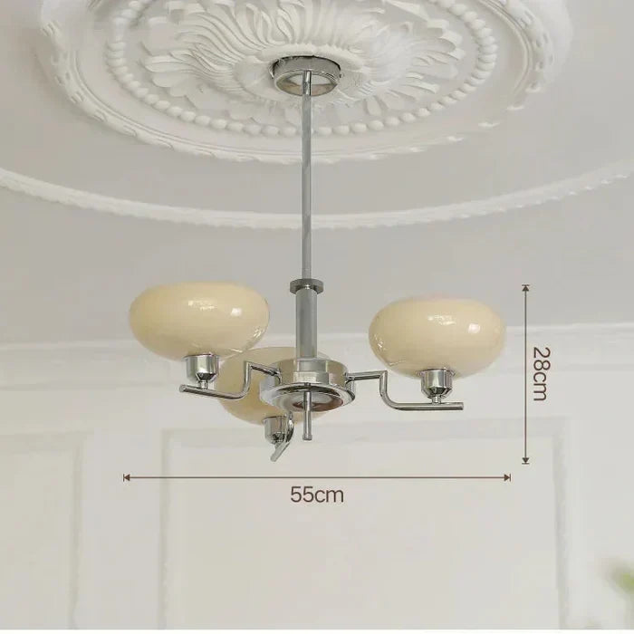 Moderne lysekrone med opalglas skærme