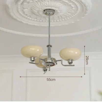 Moderne lysekrone med opalglas skærme