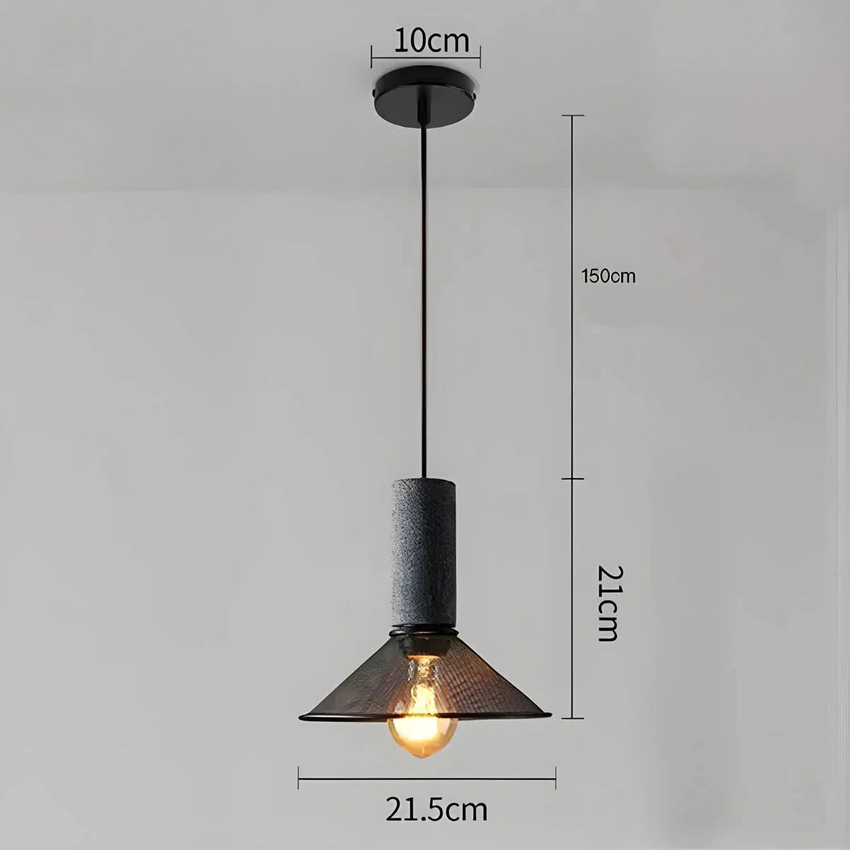 Industriel pendellampe med metallisk trådskærm og LED