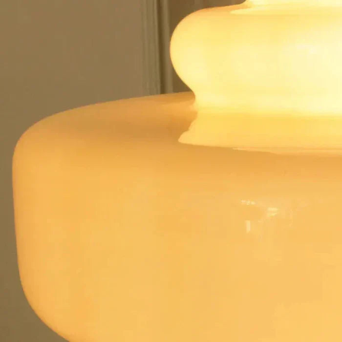 Pendellampe i Mælkeglas – Bauhaus Design