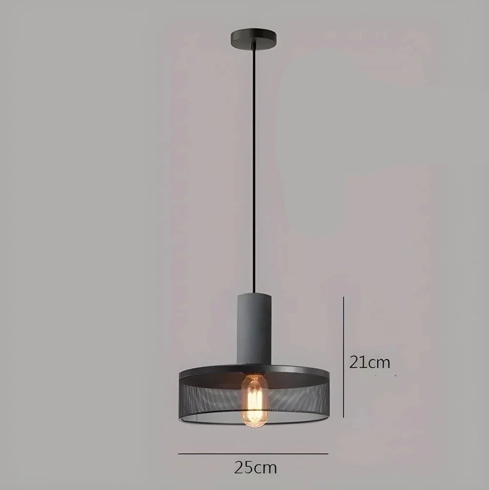 Industriel pendellampe med metallisk trådskærm og LED