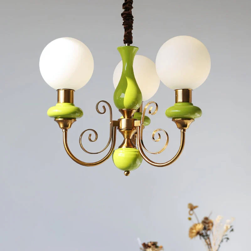 Elegant retro lysekrone med grønne detaljer