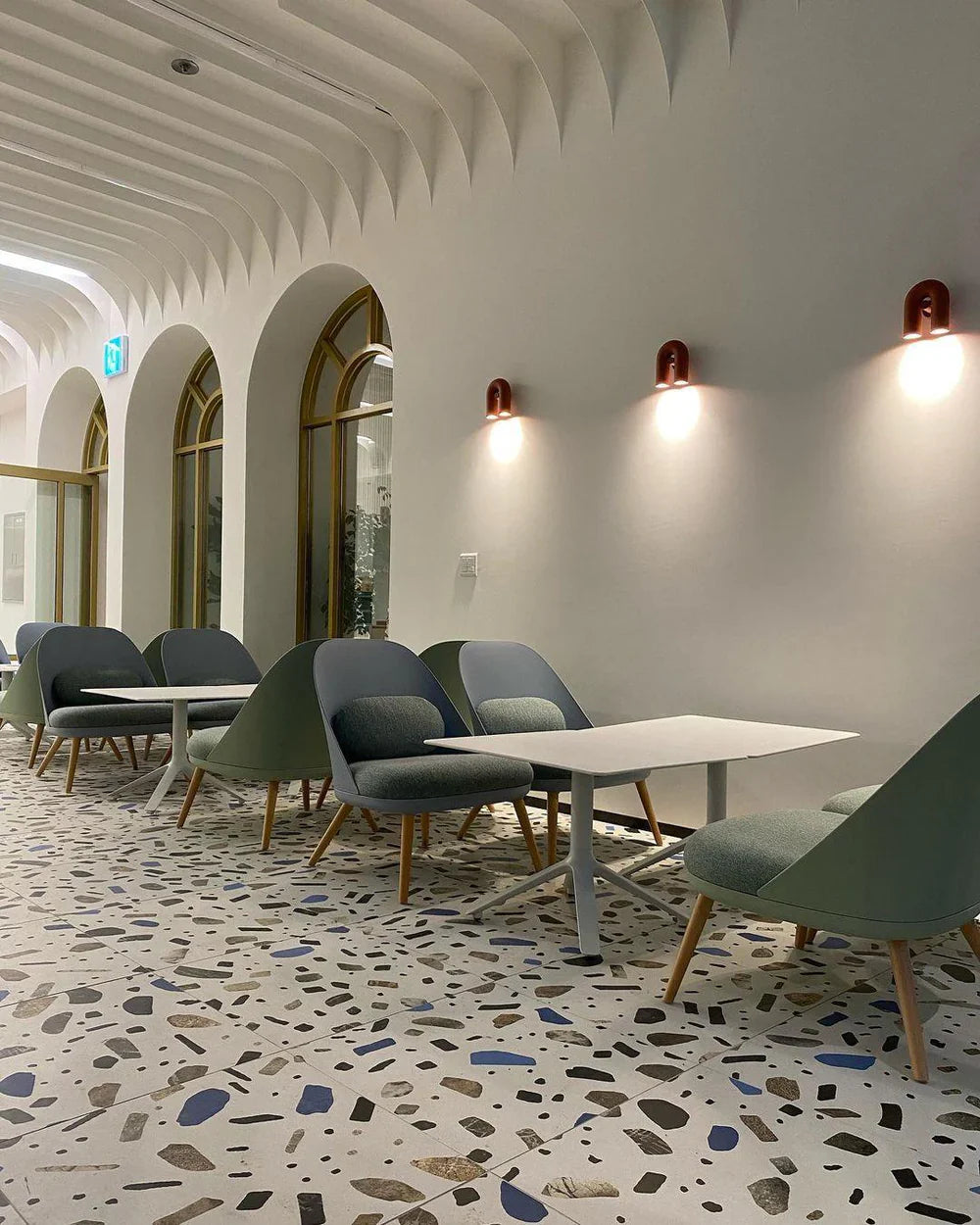 Moderne LED Væglampe med Bueform