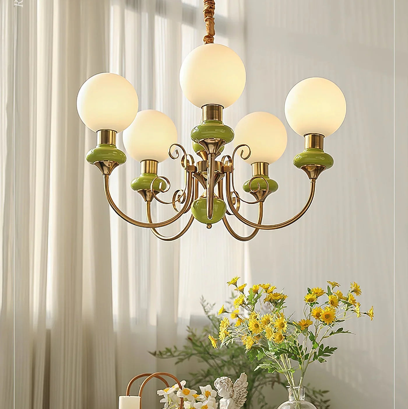 Elegant retro lysekrone med grønne detaljer