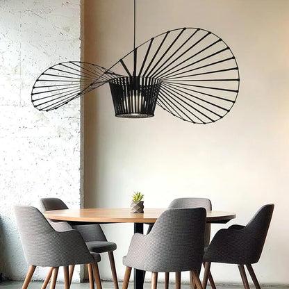 Moderne pendellampe med skulpturel spiralform