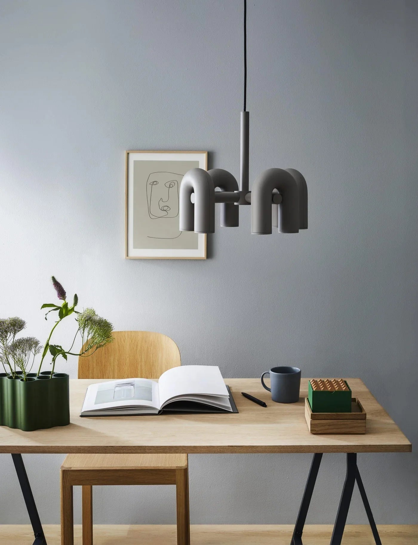 Skulpturel pendellampe med moderne design
