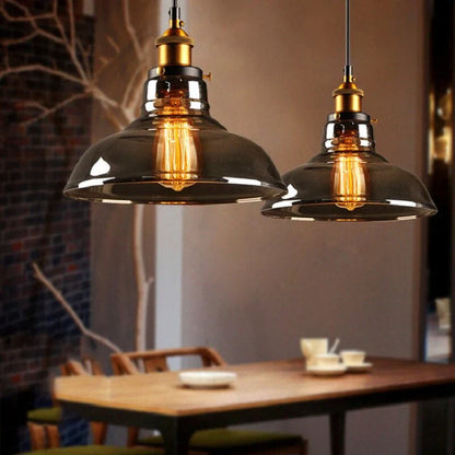 Industriel retro pendellampe med røget glas