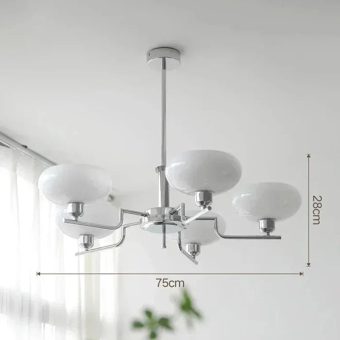 Moderne lysekrone med opalglas skærme