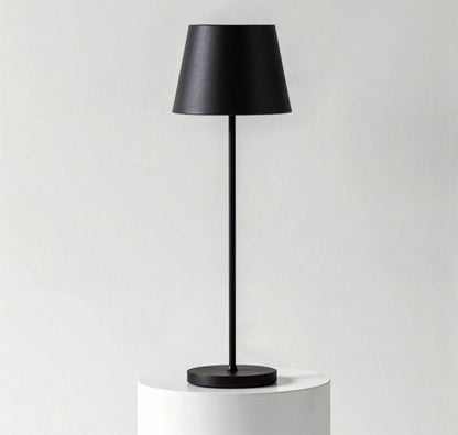 Moderne bordlampe med LED og touch-funktion