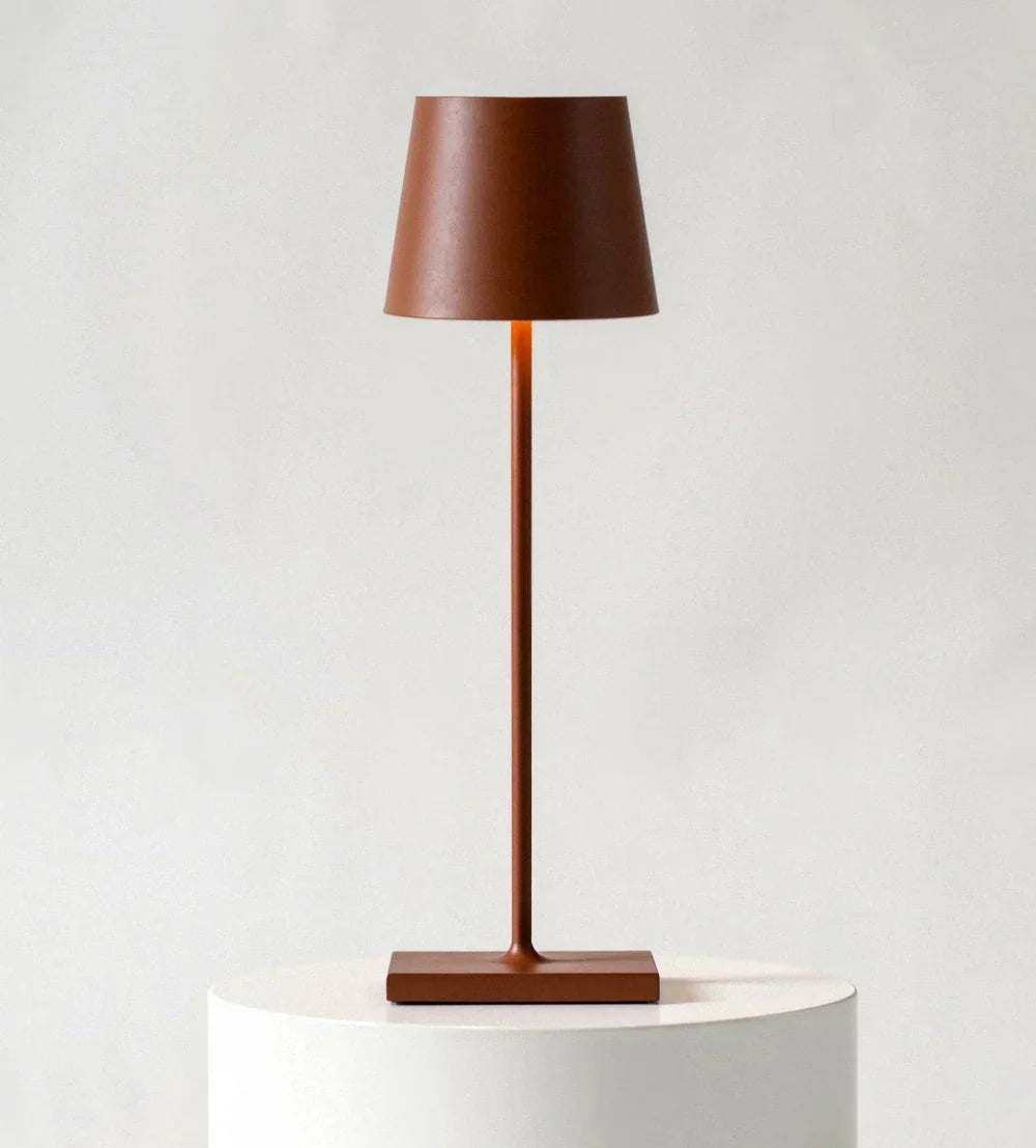 Moderne bordlampe med LED og touch-funktion