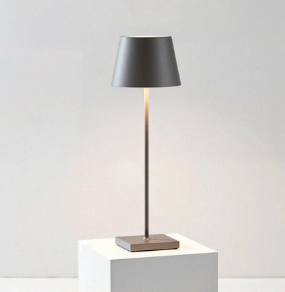 Moderne bordlampe med LED og touch-funktion
