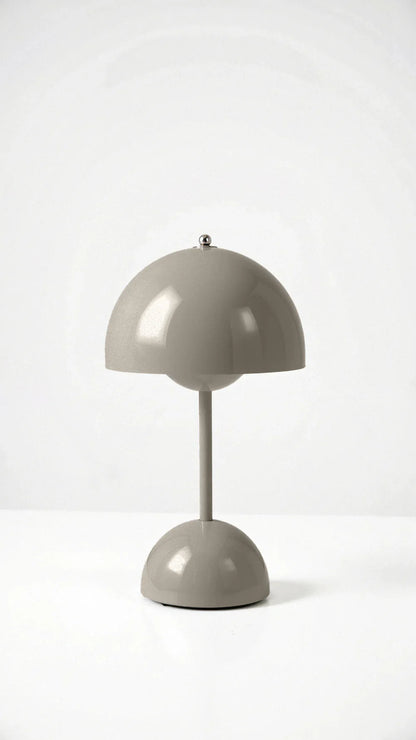 Trådløs bordlampe i minimalistisk design