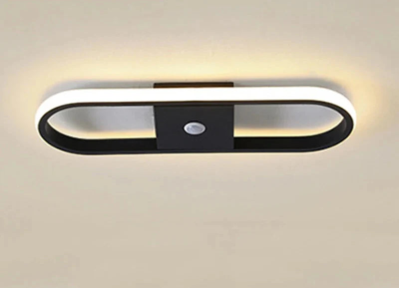 Moderne LED-loftlampe med geometrisk design