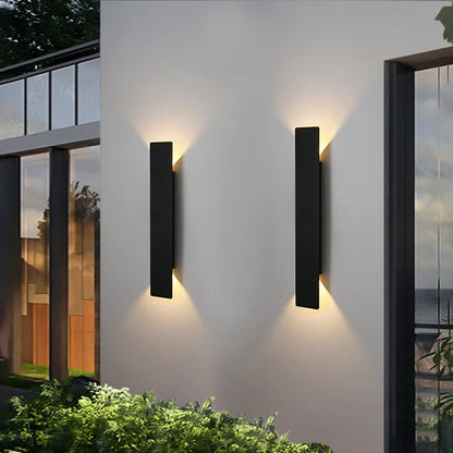 Moderne udendørs væglampe med LED op/ned-lys, IP65 vandtæt, vertikal design