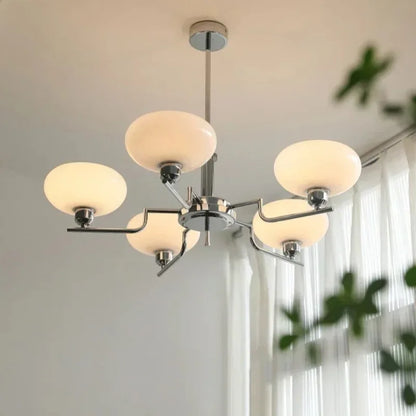 Moderne lysekrone med opalglas skærme