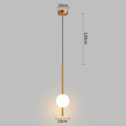Moderne pendellampe med kugleformet skærm i mat glas