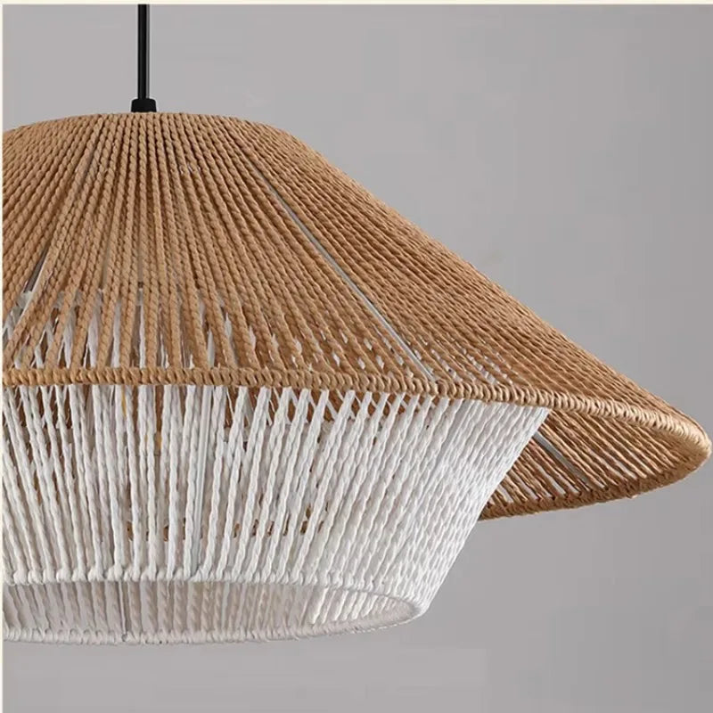 Flettet rattan pendellampe i japandi boho-stil