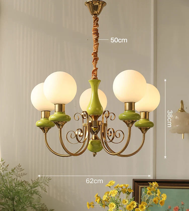 Elegant retro lysekrone med grønne detaljer