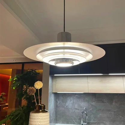 Retro pendellampe i aluminium med lagdelt LED-design