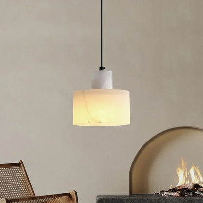 Pendellampe med Marmorkuppel – Minimalistisk Elegance