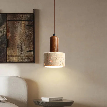 Pendellampe i natursten og træ – moderne loftlampe til køkken eller spisestue