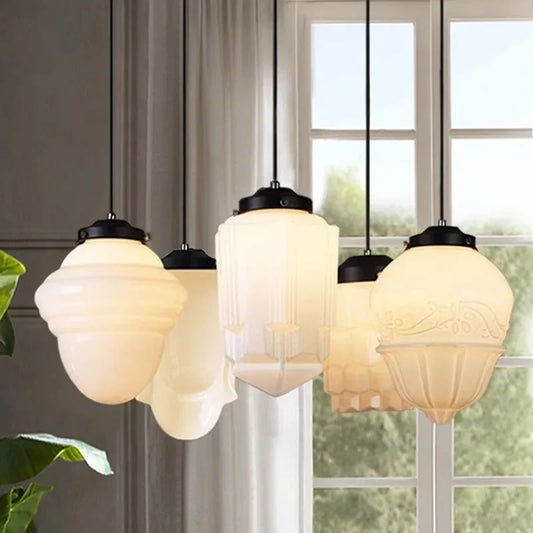 Geometrisk Pendellampe i Opalhvidt Glas – Vintage Stil