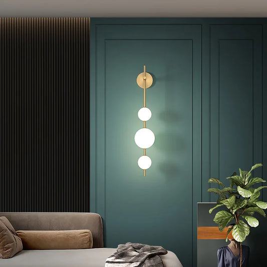 Moderne geometrisk væglampe med LED-kugler