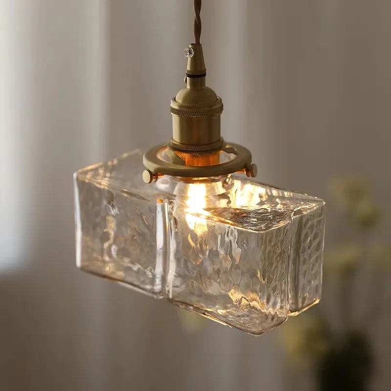 Vintage pendellampe i glas med messingfinish