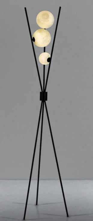 Designer LED Gulvlampe med Månekugleskærme – Bord- og Gulvlampe på Trefod