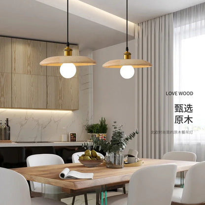 Skandinavisk pendellampe i træ – Minimalistisk loftlampe