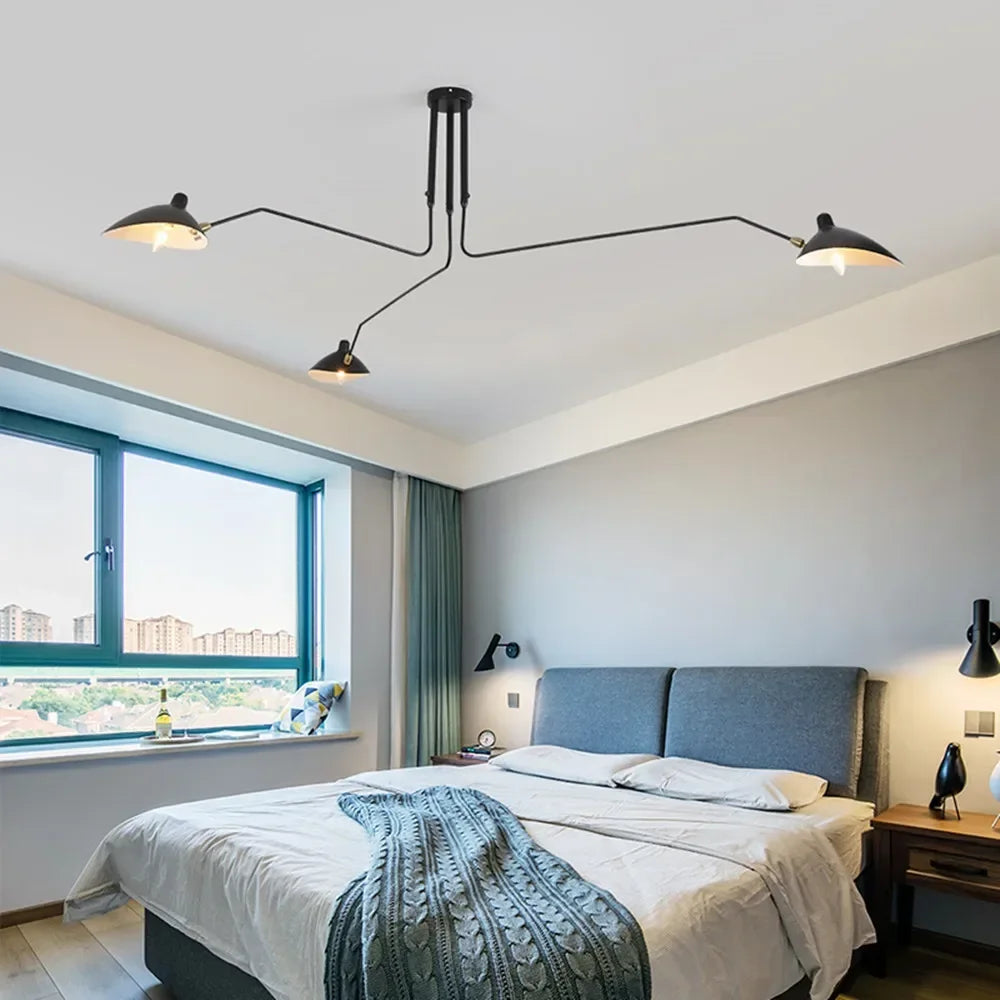 Sort loftlampe med drejelige arme – moderne design